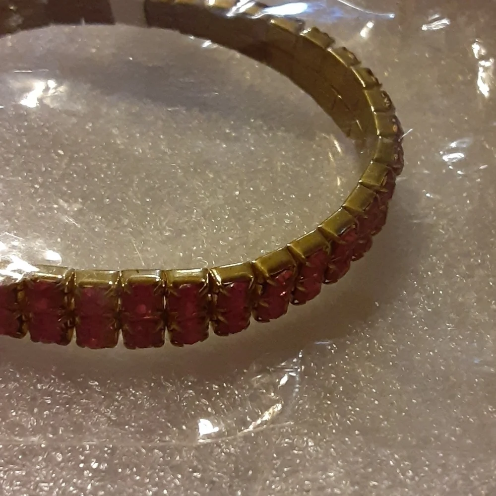 Small Rhinestone Bracelet - Picture 5 of 7